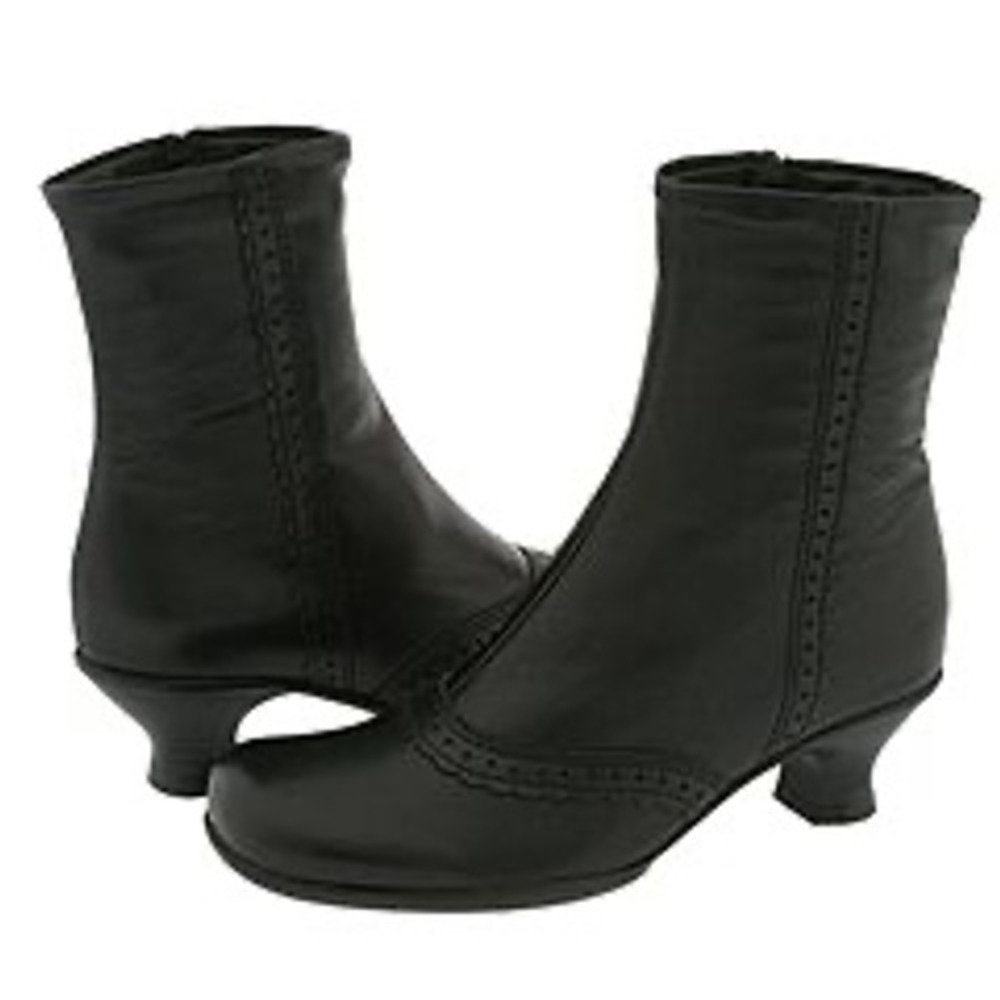 La Canadienne VTG Terry 17324 Scallop Trim Flared Heel Square Toe Bootie Black 9